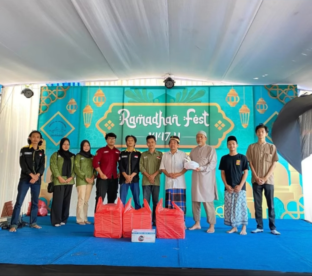 Bakti Sosial dalam Rangka Bulan Suci Ramadan oleh Organisasi Mahasiswa FST UNPERBA